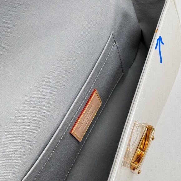 Authentic Louis Vuitton Perle Monogram Vernis Malibu Street Clutch Bag - Picture 12 of 16